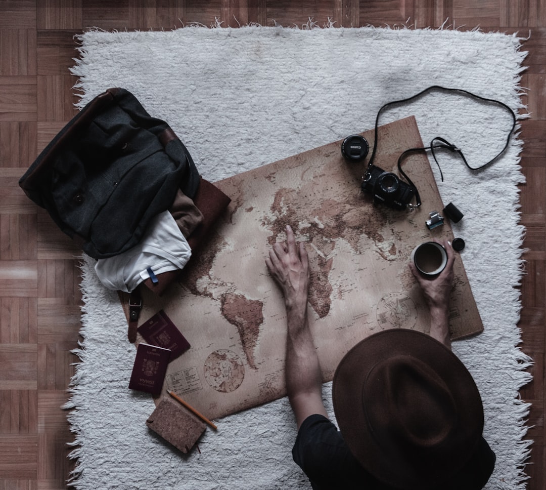 Zo pak je een koffer in met alleen tien kledingstukken